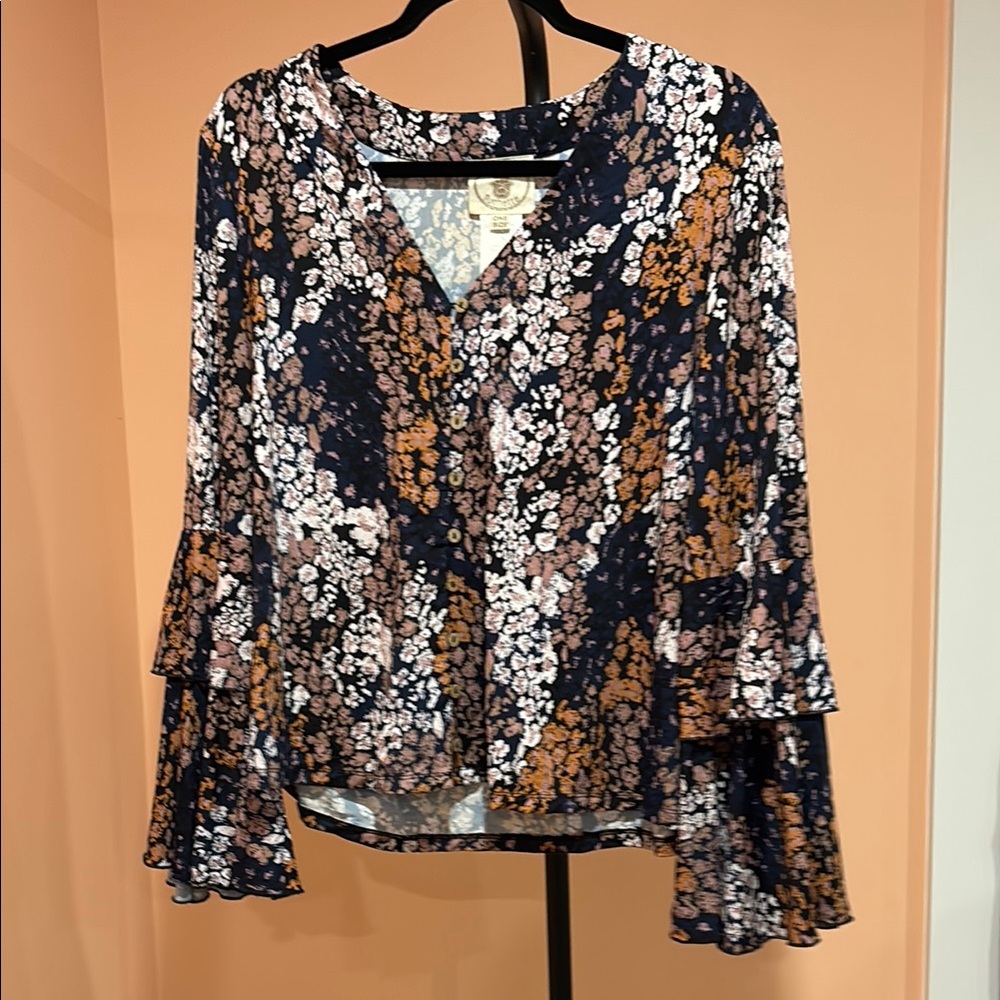 Chic Navy Floral V-Neck Blouse with Bell Sleeves